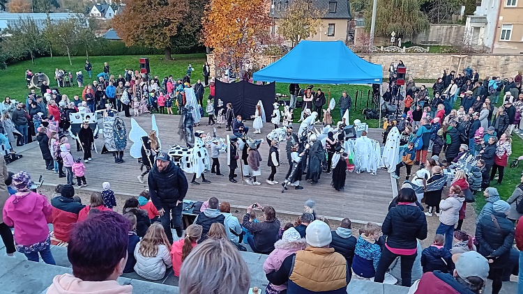 Dětský snový svět v černobílé